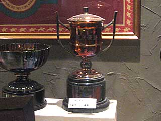 ダイナガリバー日本ダービー優勝カップ