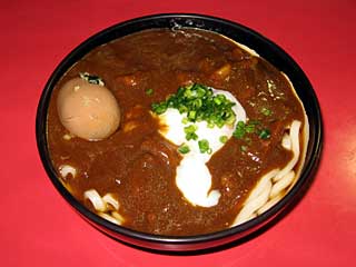 牛すじカレーうどん＋煮玉子（馬そば深大寺）