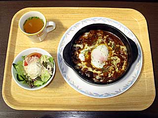 焼きカレーとろ～りチーズ温卵添え（ブラッスリーろんたん）