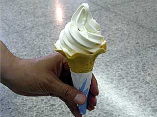 生乳ソフトクリーム（パカパカカフェ）