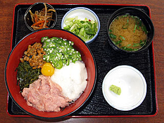 とろとろ丼（和食れすとらん磯）