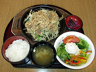 豚肉ジュージュー焼き＆ポテトサラダ（ニユートーキヨー）