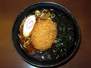 コロッケわかめそば(カジュアル稲松)