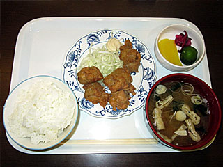 鶏の唐揚げ定食（カジュアル稲松）