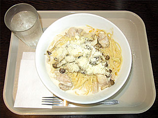 鶏肉とキノコのクリームシチューソース(ドマーニ)