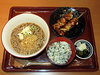 そばとかやくご飯定食＆炭火焼鳥（とん勝武蔵）