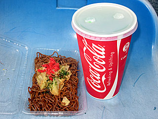 ソース焼きそば&メロンソーダL(味千拉麺)