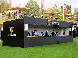 ギネスビール@パリロンシャン競馬場