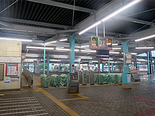 府中競馬正門前駅