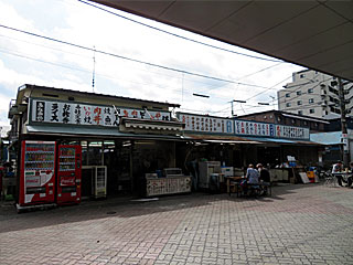 東京競馬場西門飲み屋街