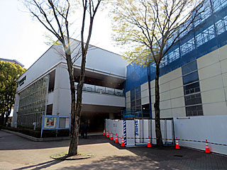 東京競馬場西門