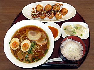 醤油ラーメンセット＆揚げたこ焼〔ニユートーキヨー〕