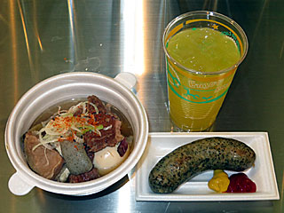 牛スジ煮込み&ハーブソーセージ&シークアーサーサワー(パドックV)