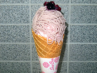 あまおうモンブランソフトクリーム